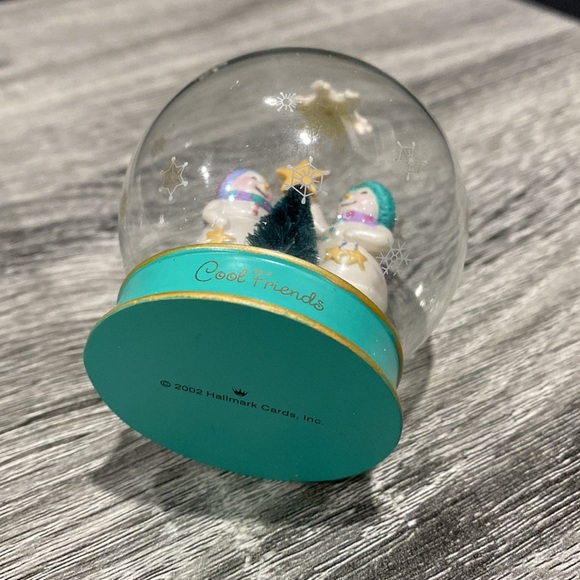 Hallmark | Cool Friends (2002) - Keepsake Ornament - Picture 15 of 15